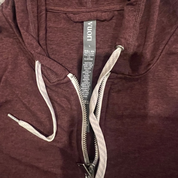 Vuori Women's Set in Ruby Heather - Picture 3 of 12